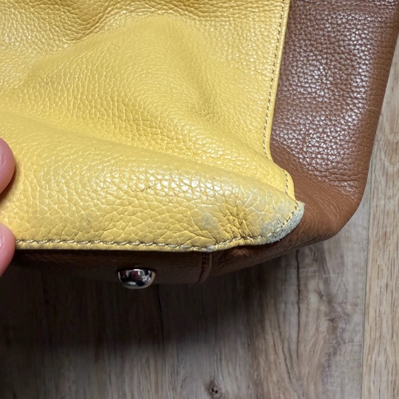 Tiganello Genuine Leather Yellow and Brown Shoulder Bag - Picture 5 of 6